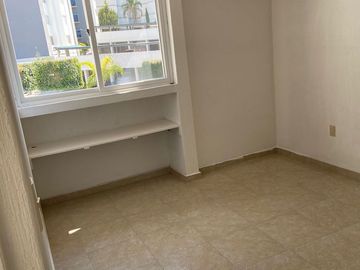 Renta de amplio departamento cerca de centro sur, Queretaro