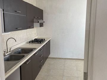 Renta de amplio departamento cerca de centro sur, Queretaro