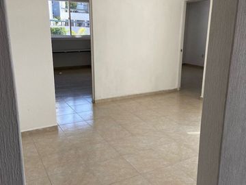 Renta de amplio departamento cerca de centro sur, Queretaro
