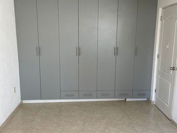 Renta de amplio departamento cerca de centro sur, Queretaro