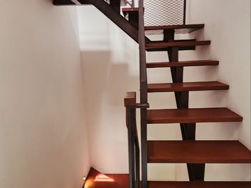 Rumah Baru 3 Lantai di Kawasan Setraduta Bandung
