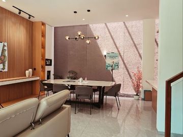 Rumah Baru 3 Lantai di Kawasan Setraduta Bandung
