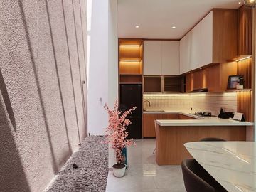 Rumah Baru 3 Lantai di Kawasan Setraduta Bandung