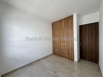 Casa en Renta en Urban Corridor | 3 Recámaras | Alberca | Gimnasio | Seguridad 24/7 / DG