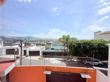 Casa en Renta en Loma Dorada | 4 Recámaras | Vista Panorámica | Cochera para 4 Autos / DG