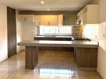 SE VENDE DEPA MUY CERCA DEL BRITANIA ZAVALETA
