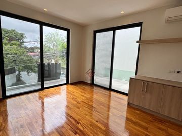 FOR SALE: 5-Bedroom Brand-New Modern House in BF Homes, Parañaque City