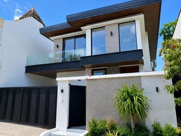 FOR SALE: 5-Bedroom Brand-New Modern House in BF Homes, Parañaque City