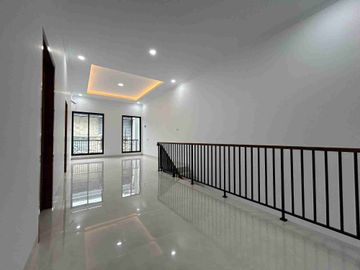D jual rumah Brand new muara Karang