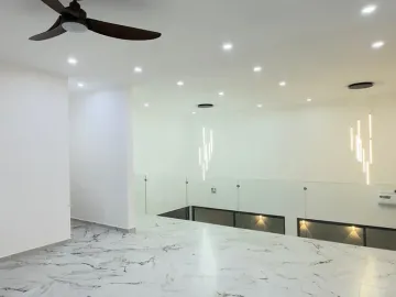 Casa de 4 Recámaras con una en Planta Baja, 12 Paneles Solares, Entrega Inmediata