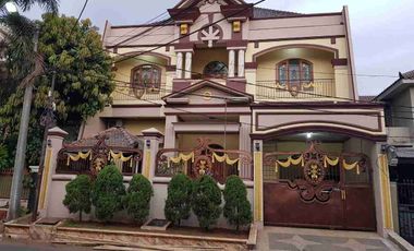 Dijual Rumah Siap Huni Kompleks Taman Laguna Cibubur
Lokasi Strategis