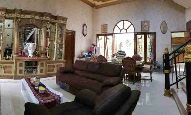 Dijual Rumah Siap Huni Kompleks Taman Laguna Cibubur
Lokasi Strategis