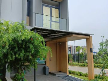 DIJUAL RUMAH CANTIK MINIMALIS SIAP HUNI POSISI HOOKDI TANAKAYU BSD (ENB266)