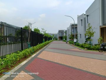 DIJUAL RUMAH CANTIK MINIMALIS SIAP HUNI POSISI HOOKDI TANAKAYU BSD (ENB266)