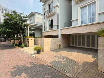 Lebak Bulus Rumah Siap Huni Unfurnished Dalam Townhouse One Gate System