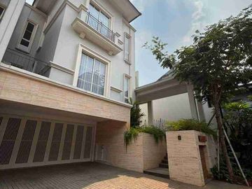 Lebak Bulus Rumah Siap Huni Unfurnished Dalam Townhouse One Gate System