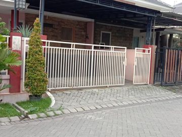 Rumah Furnished di Cluster Perumahan Deltasari Waru Sidoarjo