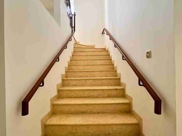 dijual (TURUN HARGA) rumah di Pondok Indah, Jaksel