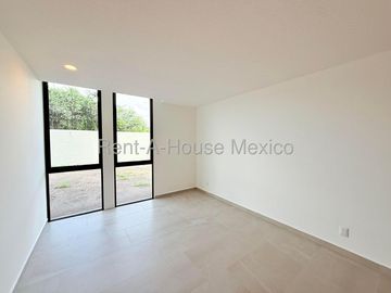 Departamento en Renta en Jurica | Planta Baja | Jardín Privado de 154 m² | 3 Recámaras / DG