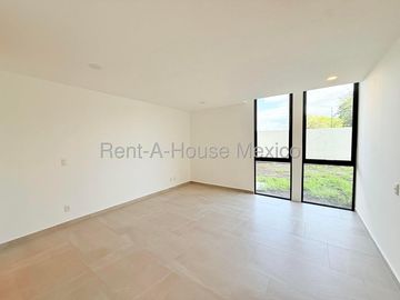 Departamento en Renta en Jurica | Planta Baja | Jardín Privado de 154 m² | 3 Recámaras / DG