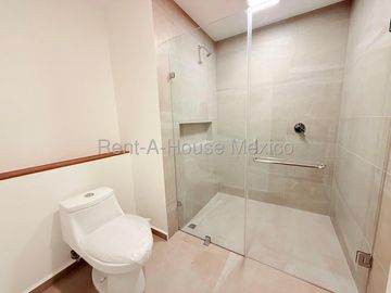Departamento en Renta en Jurica | Planta Baja | Jardín Privado de 154 m² | 3 Recámaras / DG