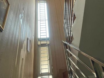 Dijual Cepat Rumah 2,5 lantai di Golden Palm Residence dekat Citra Garden City Cengkareng Jakarta Barat