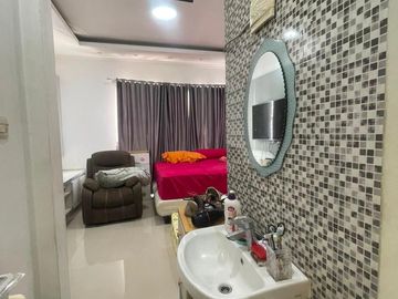 Dijual Cepat Rumah 2,5 lantai di Golden Palm Residence dekat Citra Garden City Cengkareng Jakarta Barat