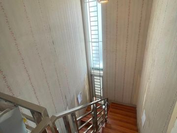 Dijual Cepat Rumah 2,5 lantai di Golden Palm Residence dekat Citra Garden City Cengkareng Jakarta Barat