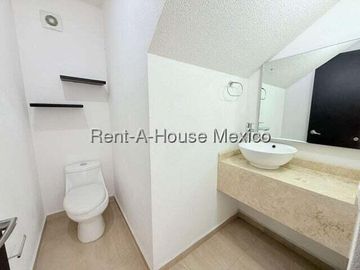 Townhouse en Venta en Santa Fe Juriquilla | 2 Recámaras | Terraza | Alberca Climatizada / DG
