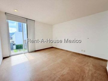 Townhouse en Venta en Santa Fe Juriquilla | 2 Recámaras | Terraza | Alberca Climatizada / DG