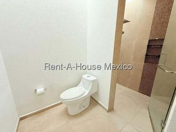 Townhouse en Venta en Santa Fe Juriquilla | 2 Recámaras | Terraza | Alberca Climatizada / DG