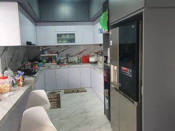 Dijual Rumah langka 3 lantai Gratis Swiming Pool di Sunter Jakarta Utara
