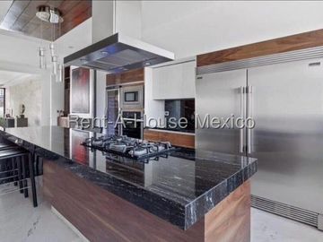 Departamento en Venta de Tres Recámaras, Balcón y Amenidades en Raíces, Lomas Country, Interlomas, Huixquilucan #26-1948