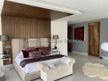 Departamento en Venta de Tres Recámaras, Balcón y Amenidades en Raíces, Lomas Country, Interlomas, Huixquilucan #26-1948
