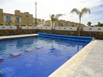 Casa en Renta en Hacienda La Gloria | Cerca de la UAQ y Centro | Alberca
