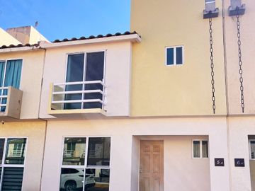 Casa en Renta en Hacienda La Gloria | Cerca de la UAQ y Centro | Alberca