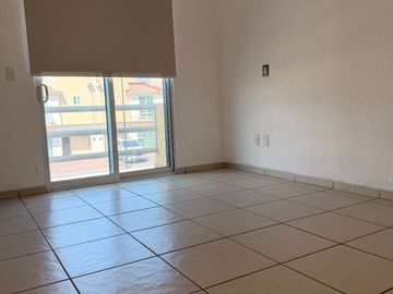 Casa en Renta en Hacienda La Gloria | Cerca de la UAQ y Centro | Alberca