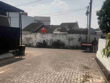 rumah di bulusan selatan 8 menit kampus Undip
