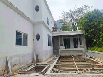 DIJUAL RUMAH MEWAH BRAND NEW / FINISHING DI GOLD COAST, Pantai Indah Kapuk (PIK)