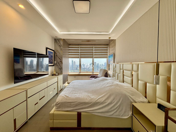 FOR RENT 2 Bedroom with 1 parking in Proscenium at Rockwell