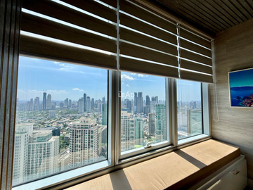 FOR RENT 2 Bedroom with 1 parking in Proscenium at Rockwell