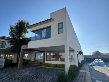 CASA EN VENTA VALLE DE LAS FUENTES A 05 MIN METEPEC, CALIMAYA, EDO MEX, MOD HANNA CASA EN ESQUINA