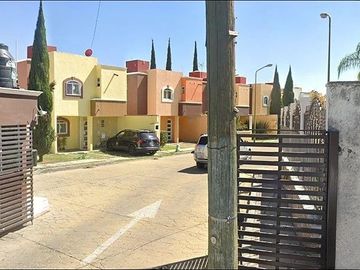 CASA EN VENTA EN EMPLEADO FEDERAL. RESIDENCIAL LOS ARCOS, ATLIXCO