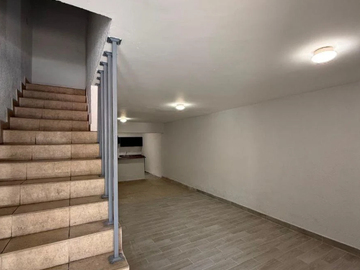 CASA EN SAN PEDRO GARCIA EN MONTERREY MUY AMPLIA, ACABADOS DE LUJO, CUENTA CON TODOS LOS SERVICIOS Y AMENIDADES.