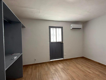 CASA EN SAN PEDRO GARCIA EN MONTERREY MUY AMPLIA, ACABADOS DE LUJO, CUENTA CON TODOS LOS SERVICIOS Y AMENIDADES.