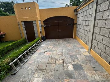 CASA EN PRIVADA POR EL POLVORIN