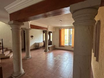 CASA EN PRIVADA POR EL POLVORIN