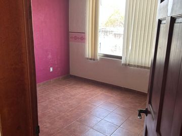 CASA EN PRIVADA POR EL POLVORIN