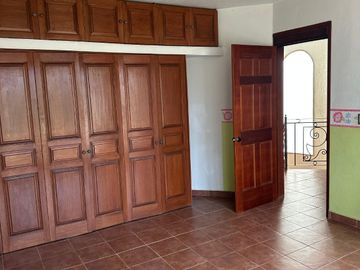 CASA EN PRIVADA POR EL POLVORIN