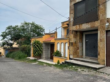 CASA EN PRIVADA POR EL POLVORIN